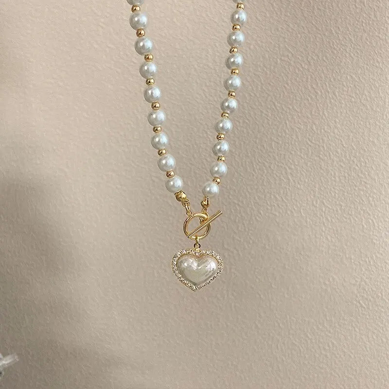 Elegant Pearl Necklace for Women Heart Pendant Necklaces Luxury Imitation Pearls Chain Necklaces Korean Jewelry Gifts B