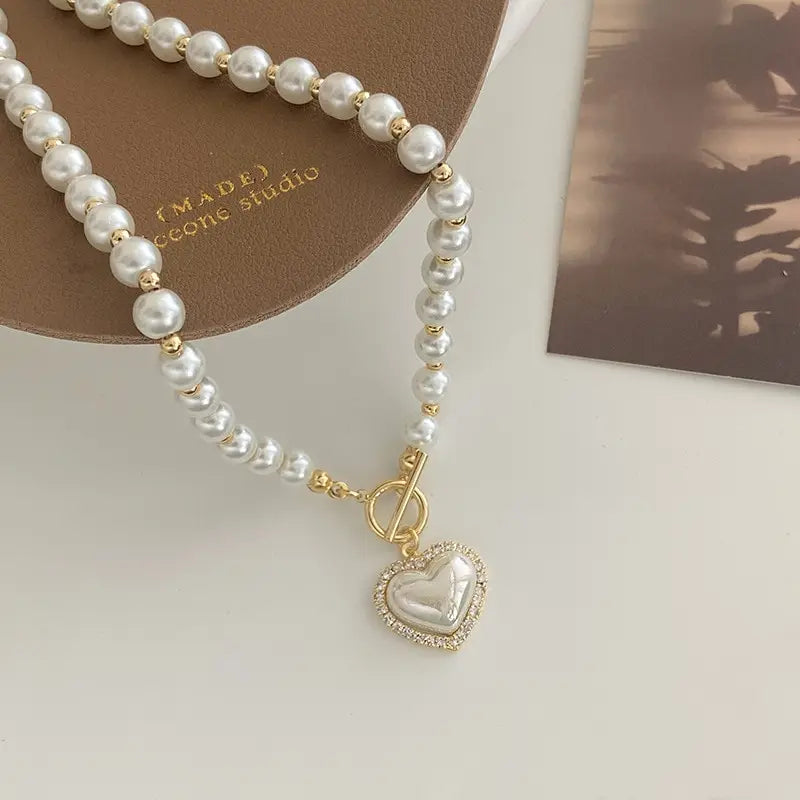 Elegant Pearl Necklace for Women Heart Pendant Necklaces Luxury Imitation Pearls Chain Necklaces Korean Jewelry Gifts B
