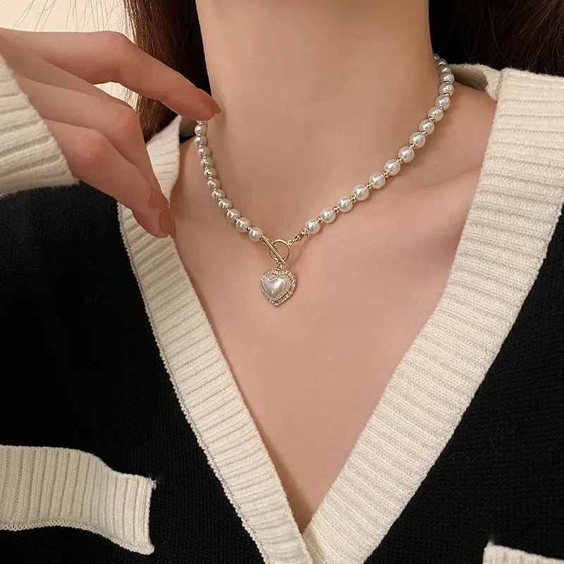 Elegant Pearl Necklace for Women Heart Pendant Necklaces Luxury Imitation Pearls Chain Necklaces Korean Jewelry Gifts B